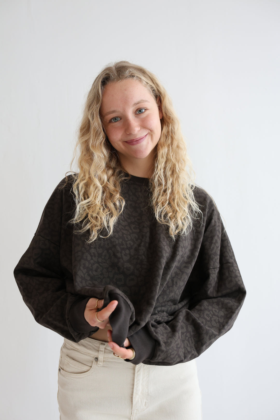 Sweater mit Leoprint