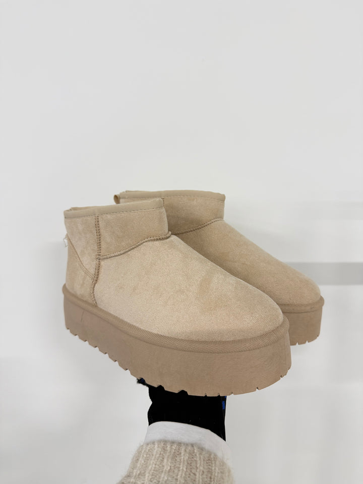 PLATEAU BOOTS MEDIUM CLASSIC CREME GR.42 (B-WARE)