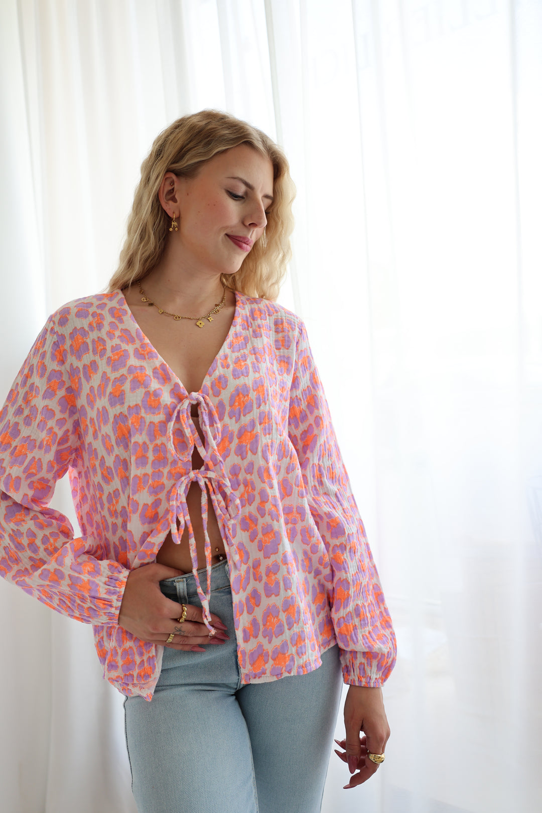 Musselinbluse zum Schnüren mit Leoprint