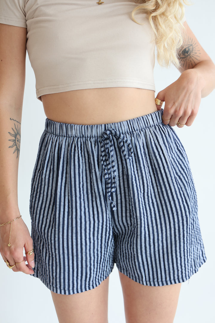 Kurze Musselinshorts Little Lines