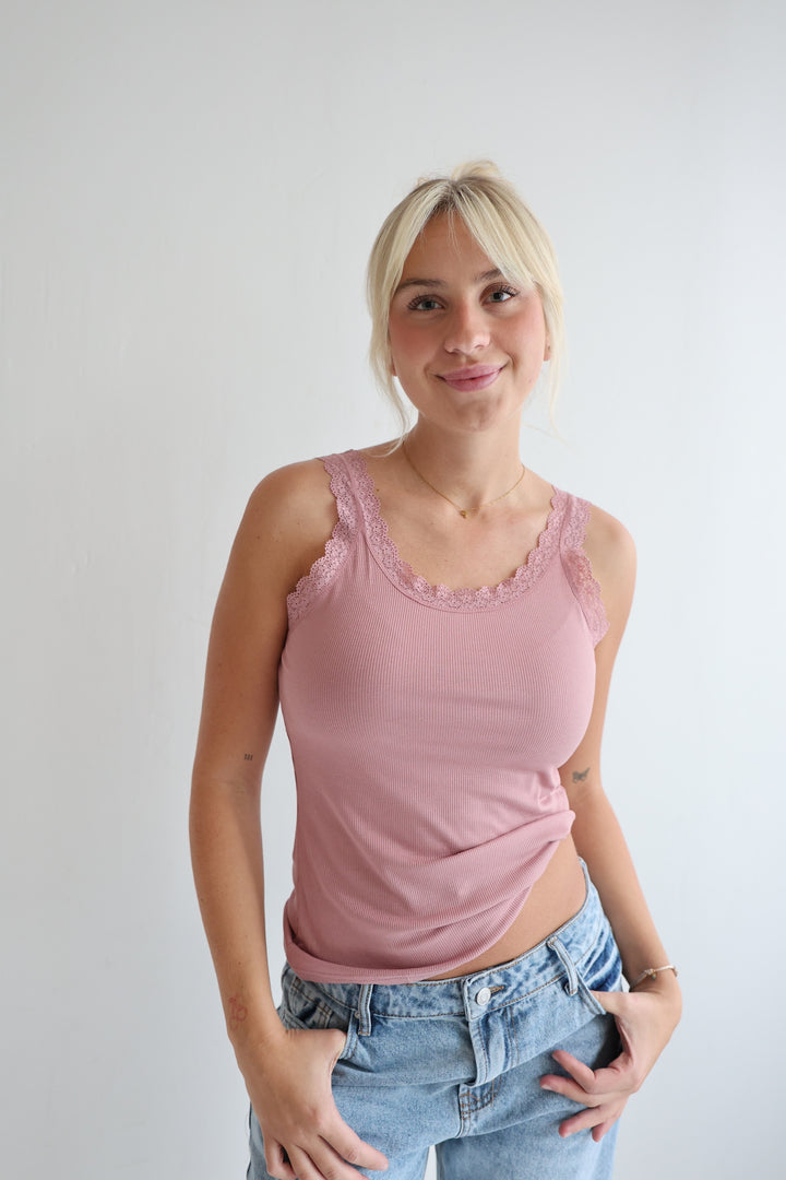 Basictop mit Spitze