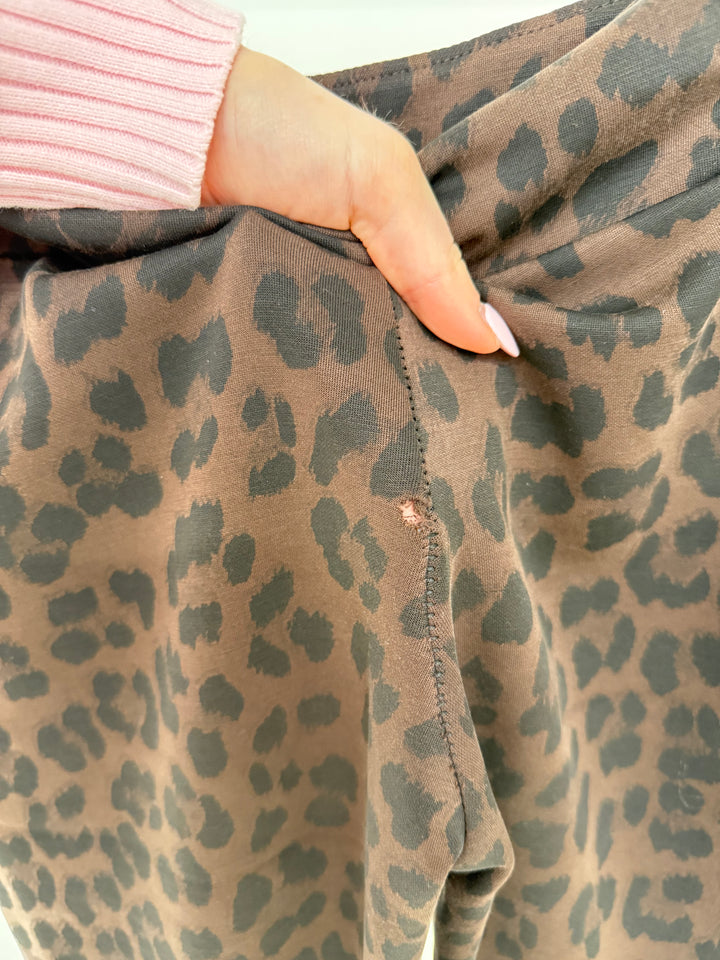 CASUAL LEGGINS WILD LOVE DARK CHOCOLATE (B-WARE)