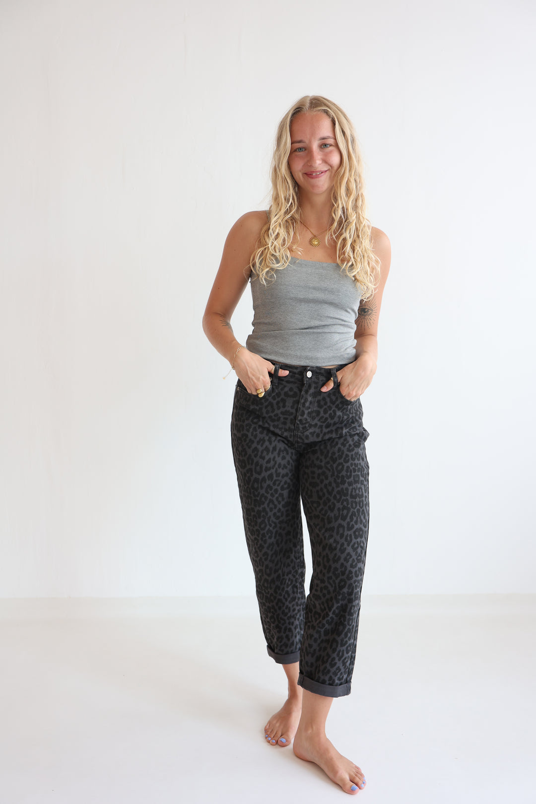 Noir Wild Mom Jeans