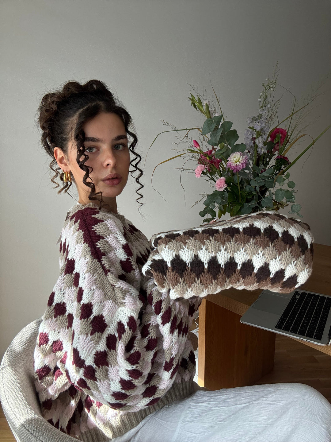 clara-autumn-heart-pullover