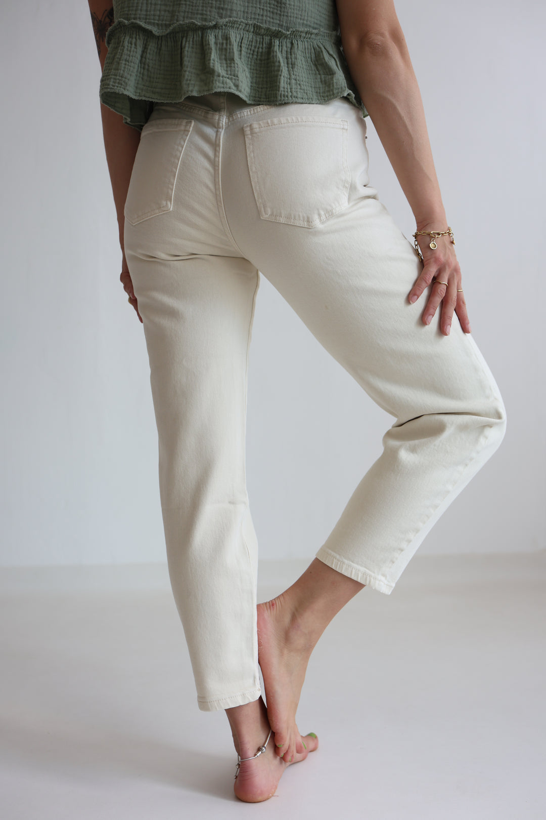 Cream Fit Mom Jeans