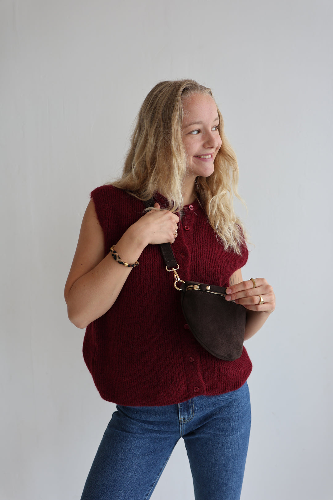 Crossbody Bag Medium aus Wildleder