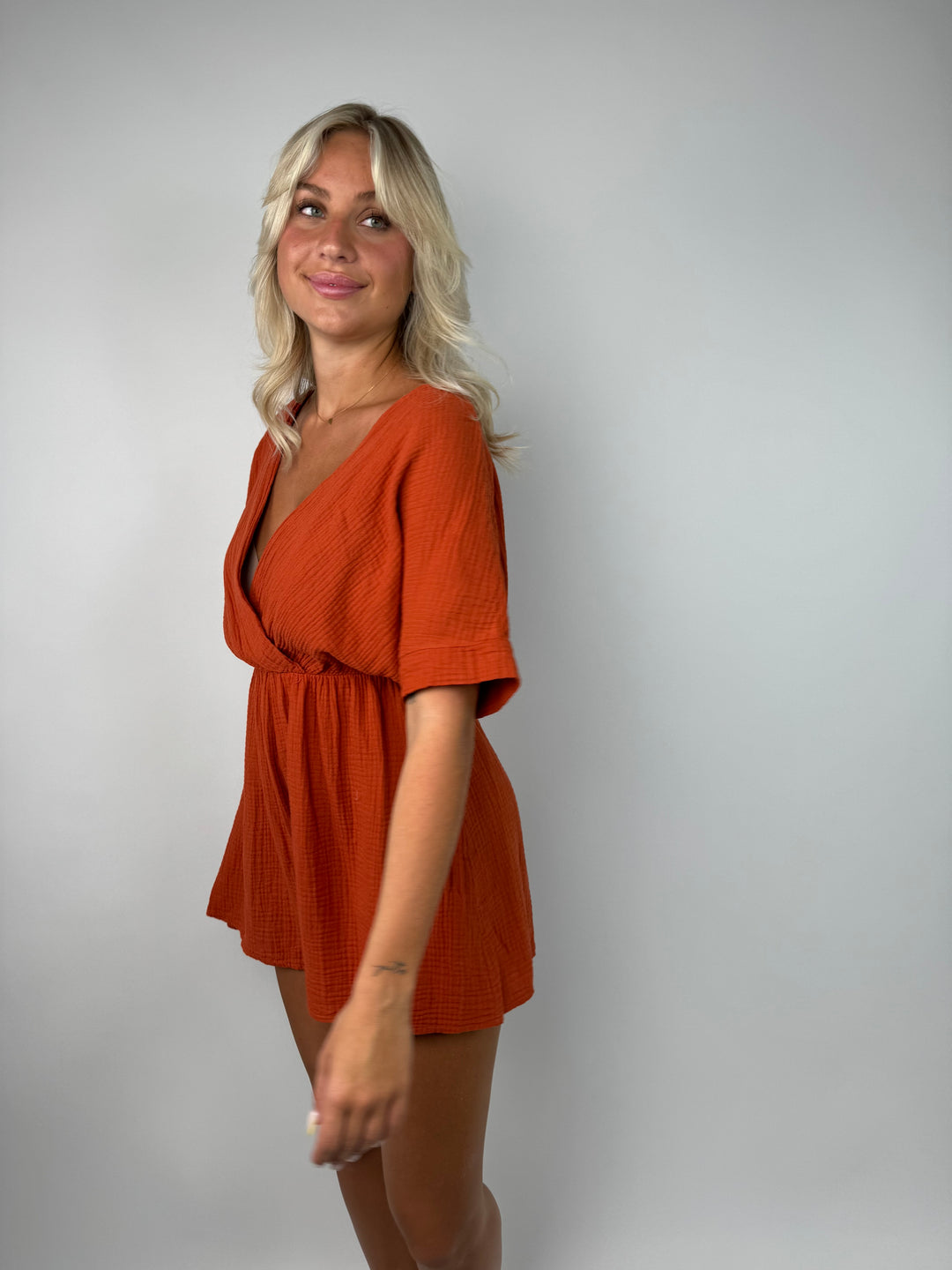 Musselin-Jumpsuit mit V-Ausschnitt Mara