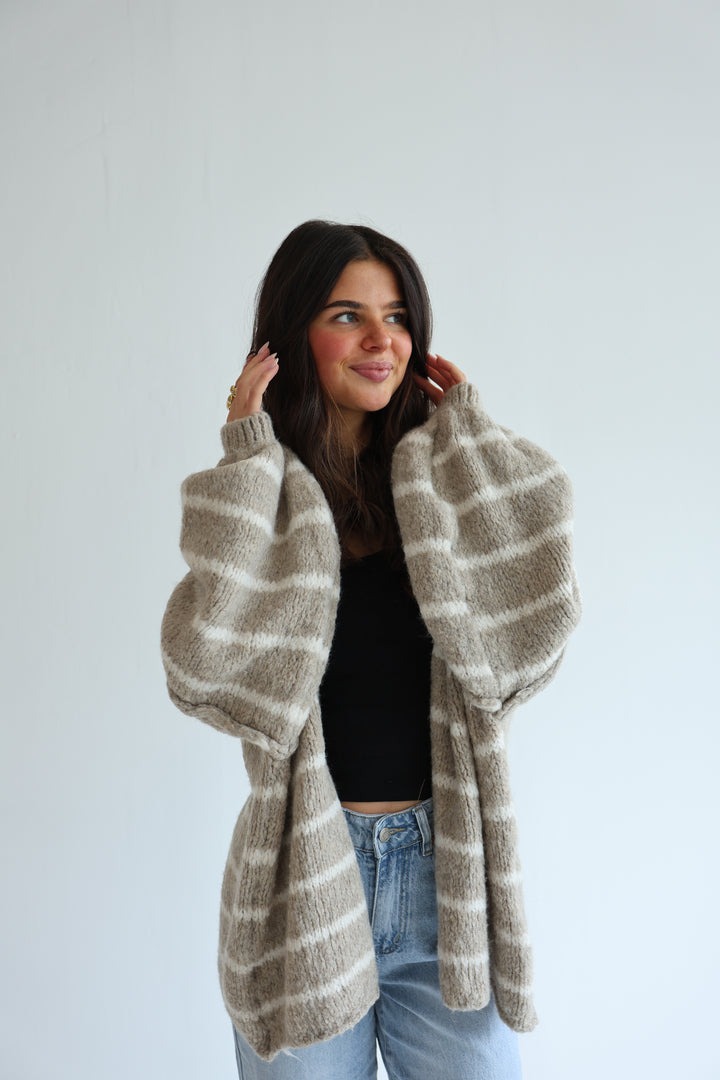 Oversize Strickcardigan Half Stripes