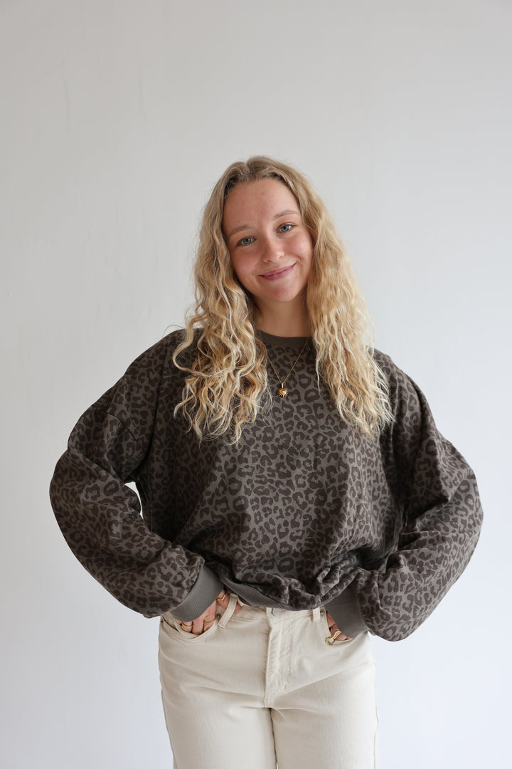 Sweater mit Leoprint