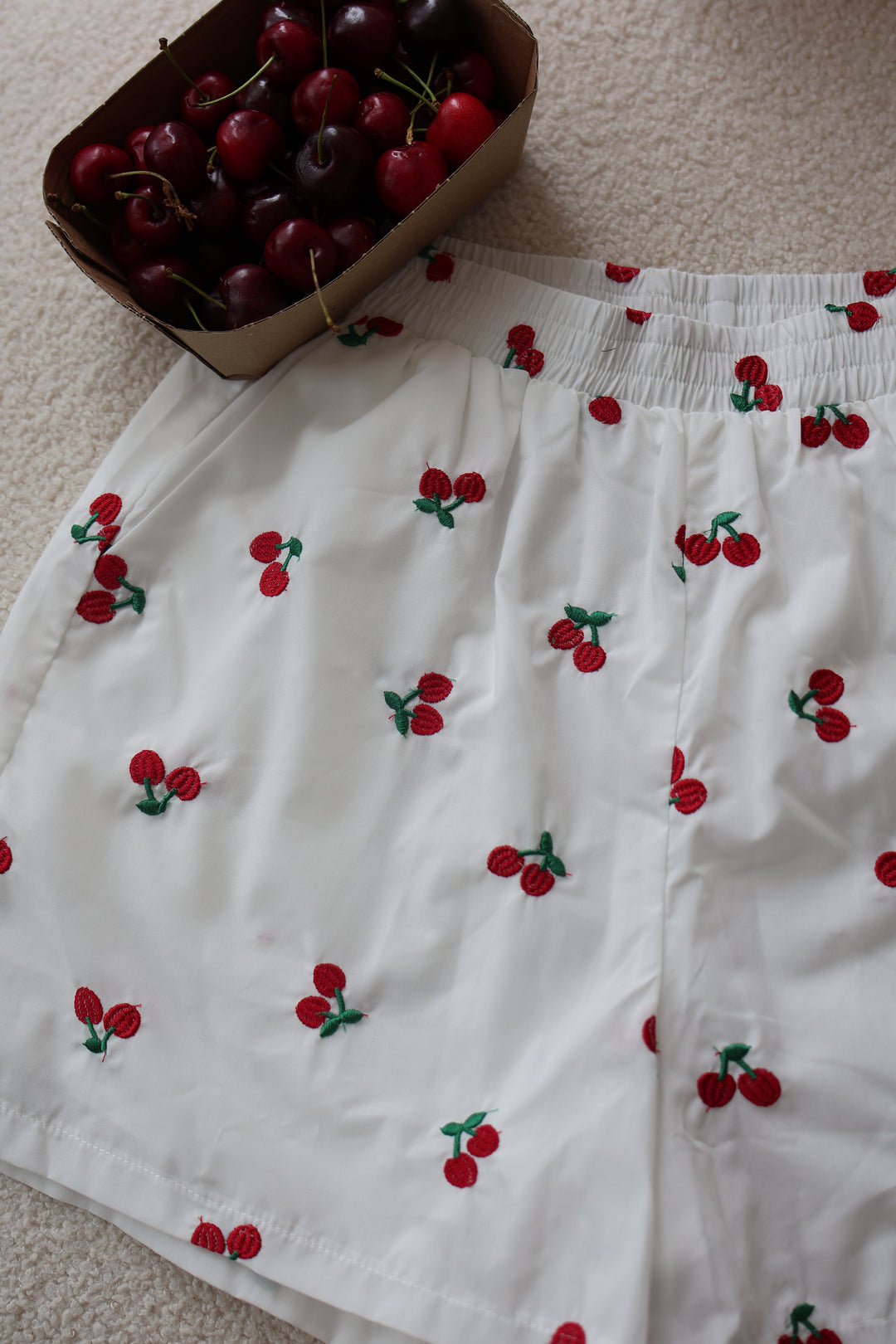 Baumwollshorts Red Cherrys