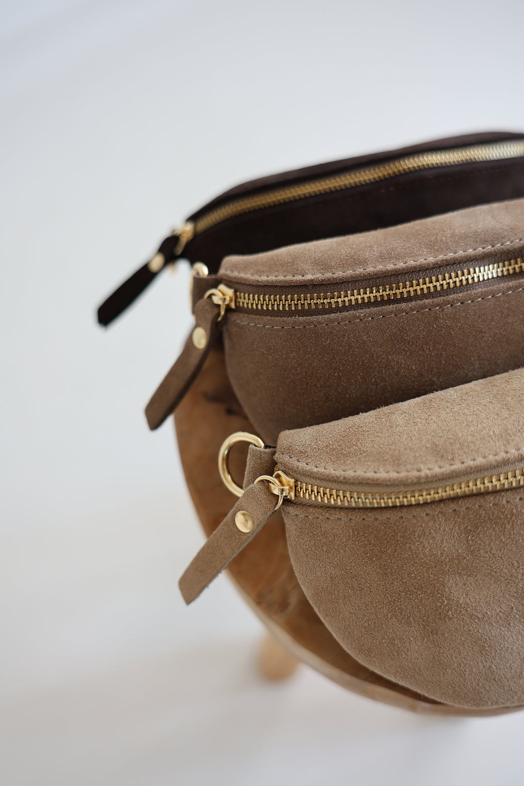 Crossbody Bag Small (Wildleder)