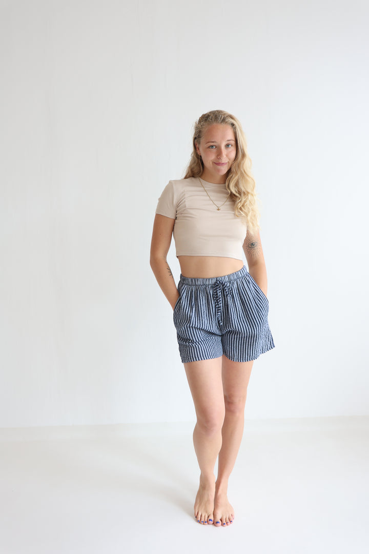 Kurze Musselinshorts Little Lines