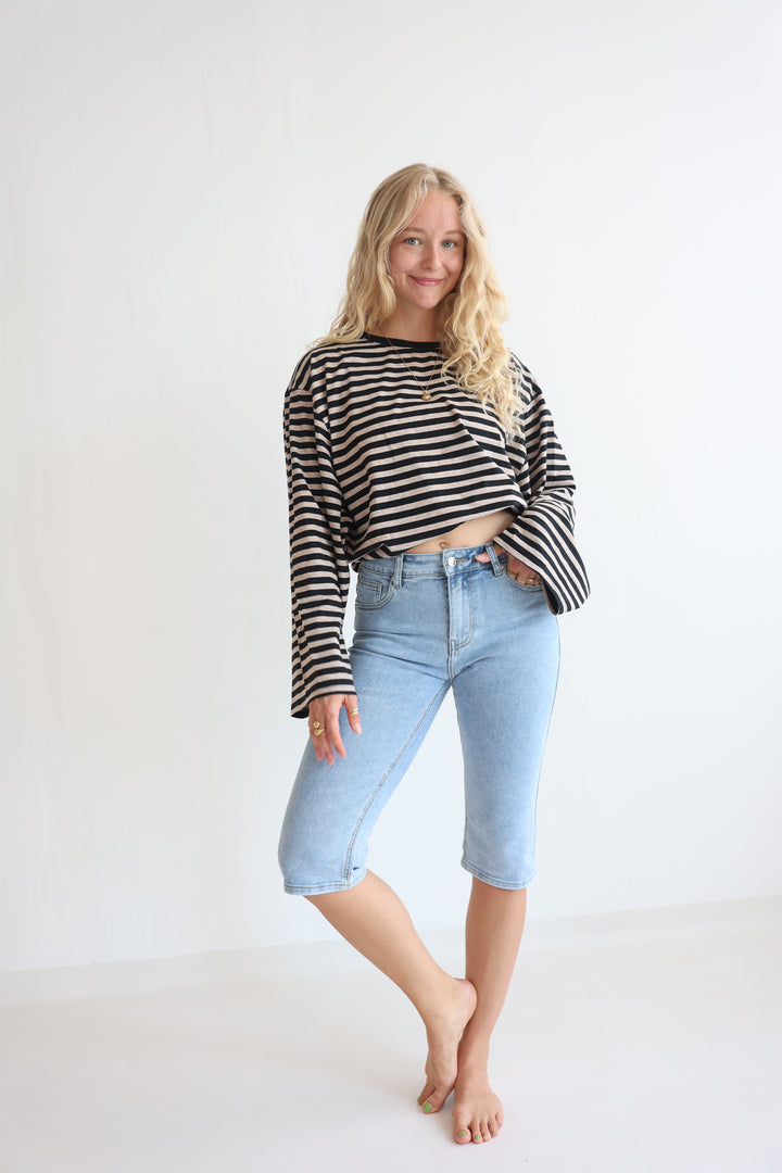 Classic Straight Capri Jeans