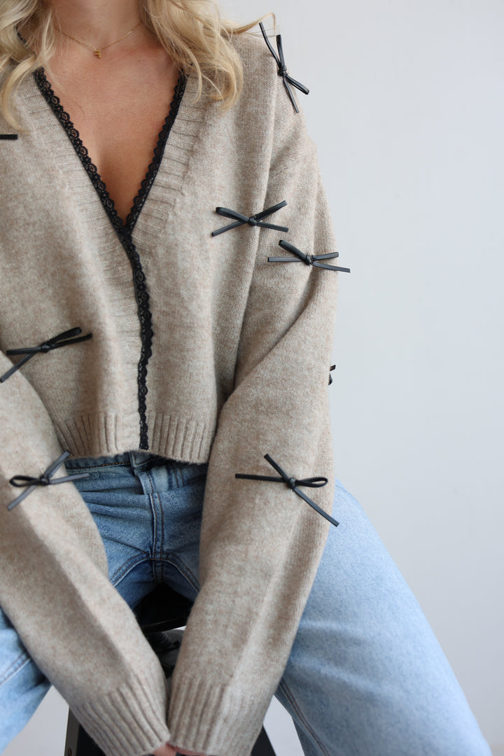 Cardigan Black Bows