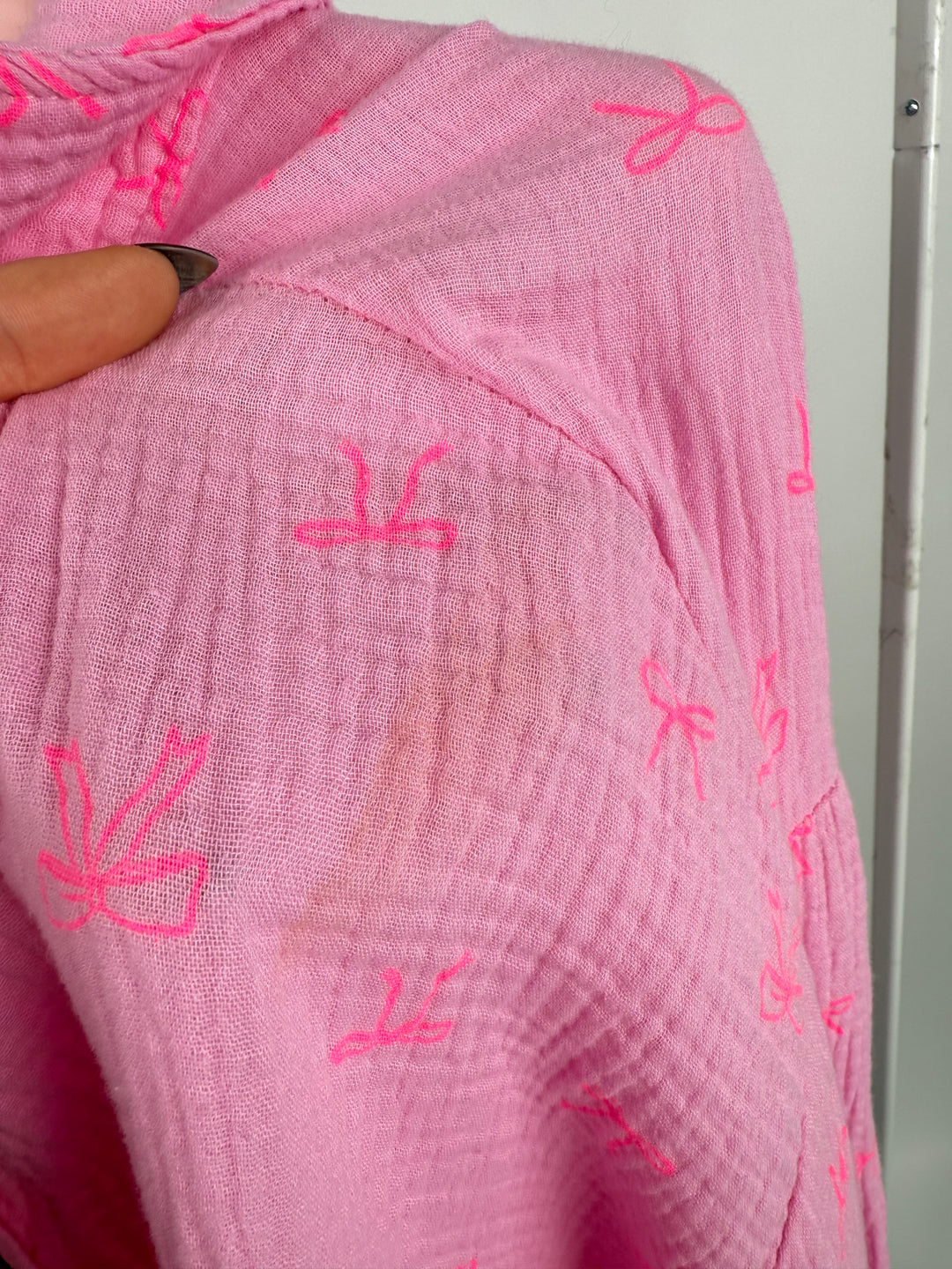 KURZES BLUSENHEMD AUS MUSSELIN BEAUTY BOWS PINK/NEONPINK (B-WARE)