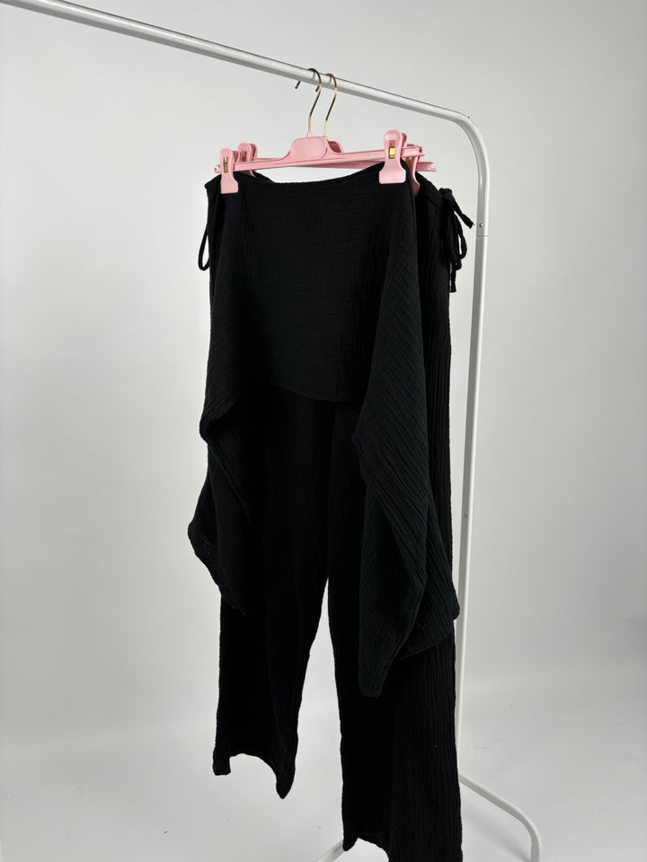 ZWEITEILER AUS MUSSELIN MIT OFF-SHOULDER-SHIRT SCHWARZ (B-WARE)