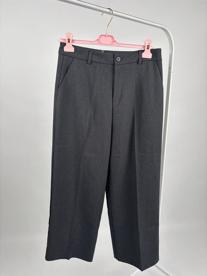 KURZE ANZUGSHOSE GINA (68825) GRAU GR. 40 (B-WARE)