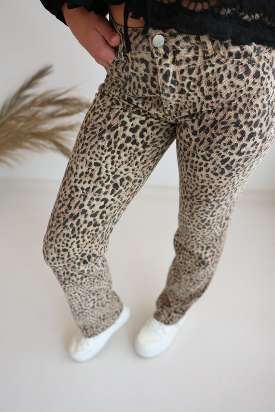 Extra Long Straight Fit Jeans mit Leoprint (3098)