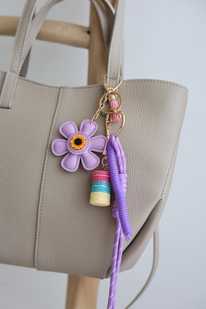 Bagchain Flowers and Macarons