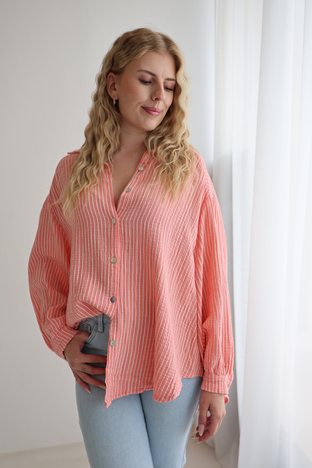 Kurzes Blusenhemd aus Musselin Narrow Stripes