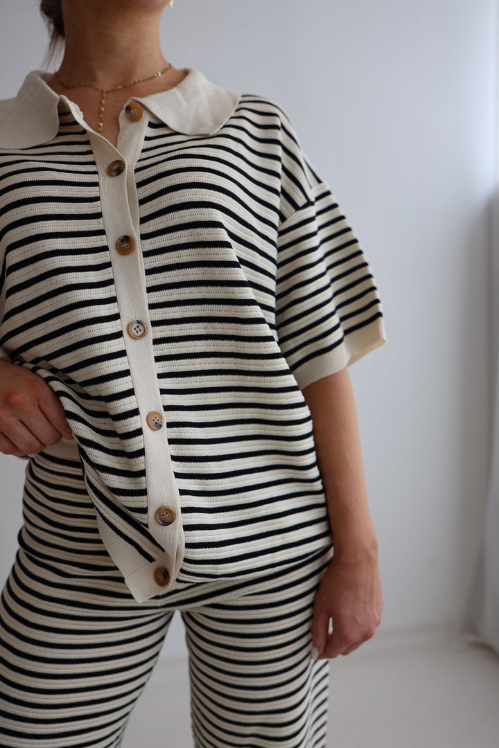 Gestreifter Kurzarm Cardigan mit Lochstrickmuster Cool Fit