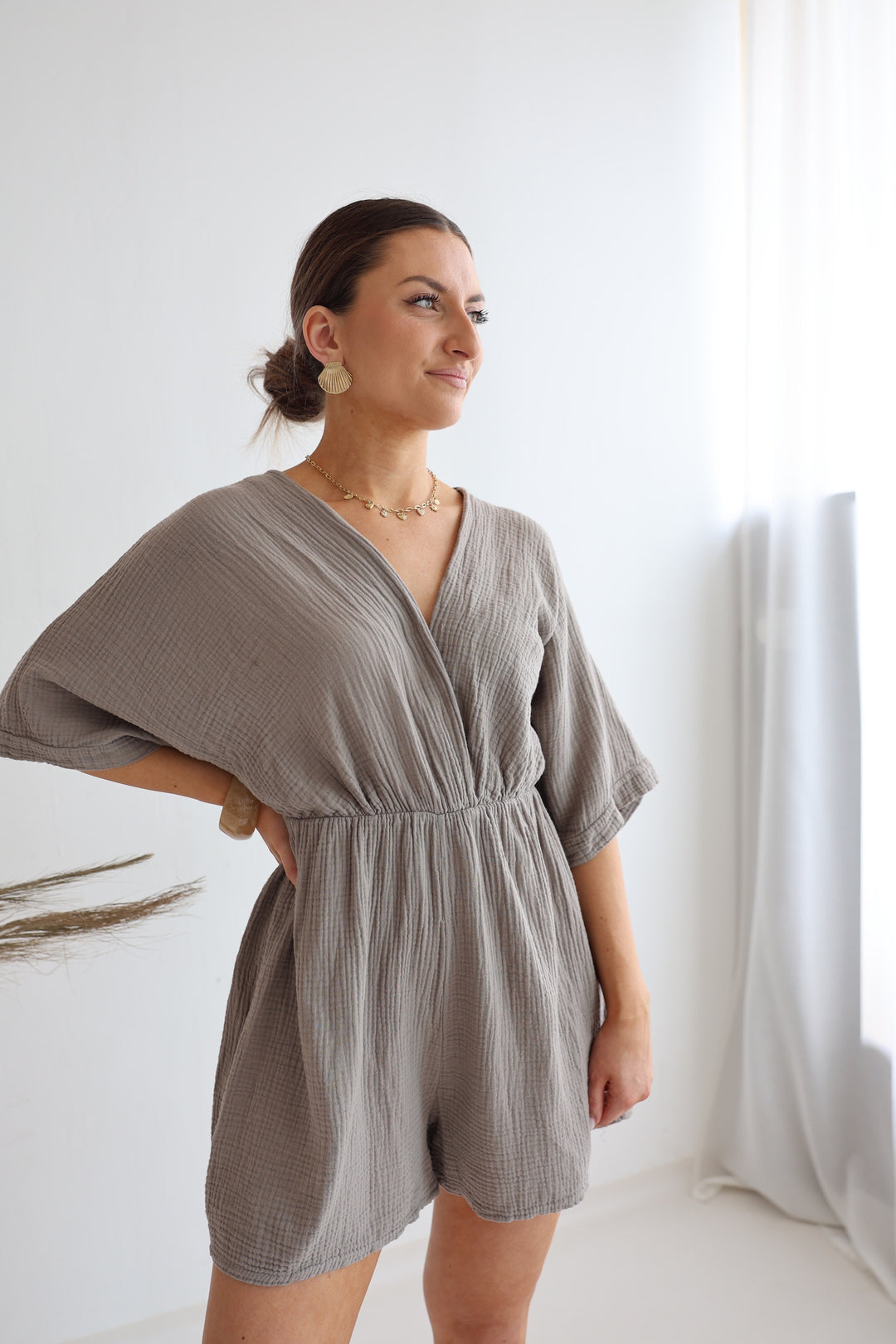 Musselin-Jumpsuit mit V-Ausschnitt Mara
