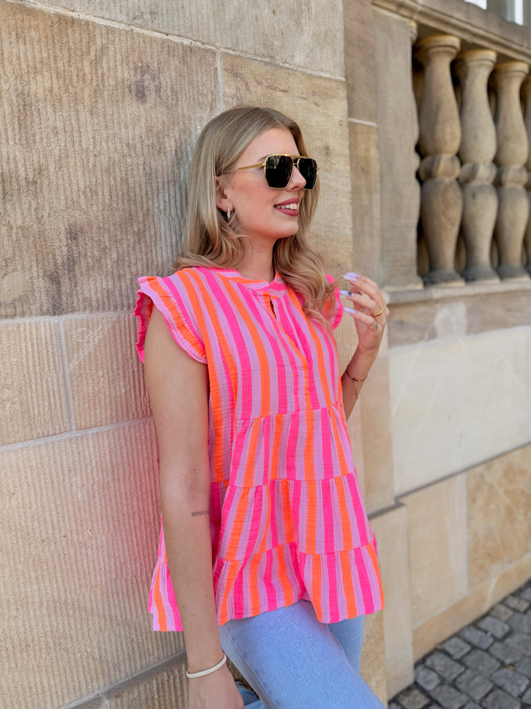 Musselintop mit Rüschenärmeln Neonstripes