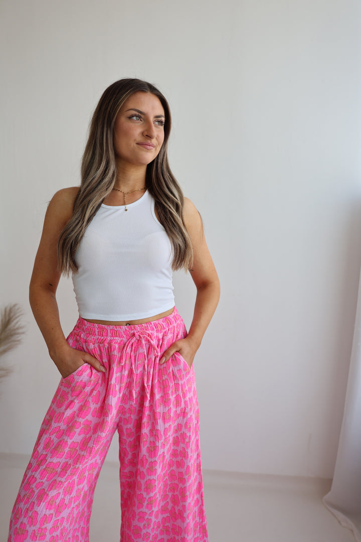 Lange Musselinhose mit Leoprint Leolove