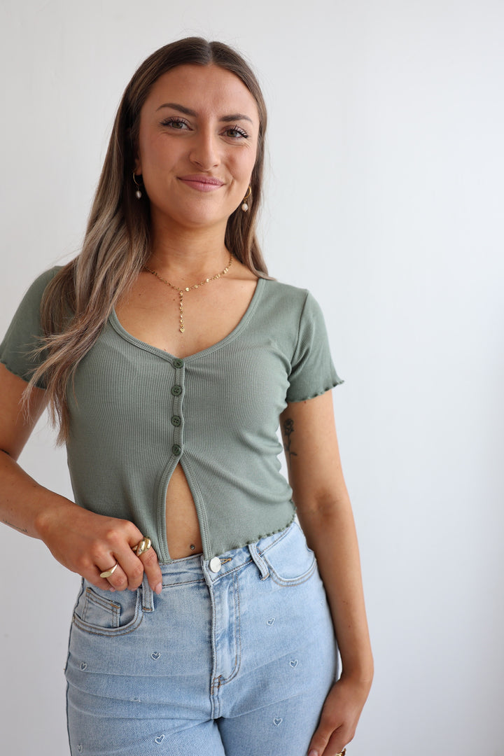 Cropped T-Shirt mit Mini-Knopfleiste Aline