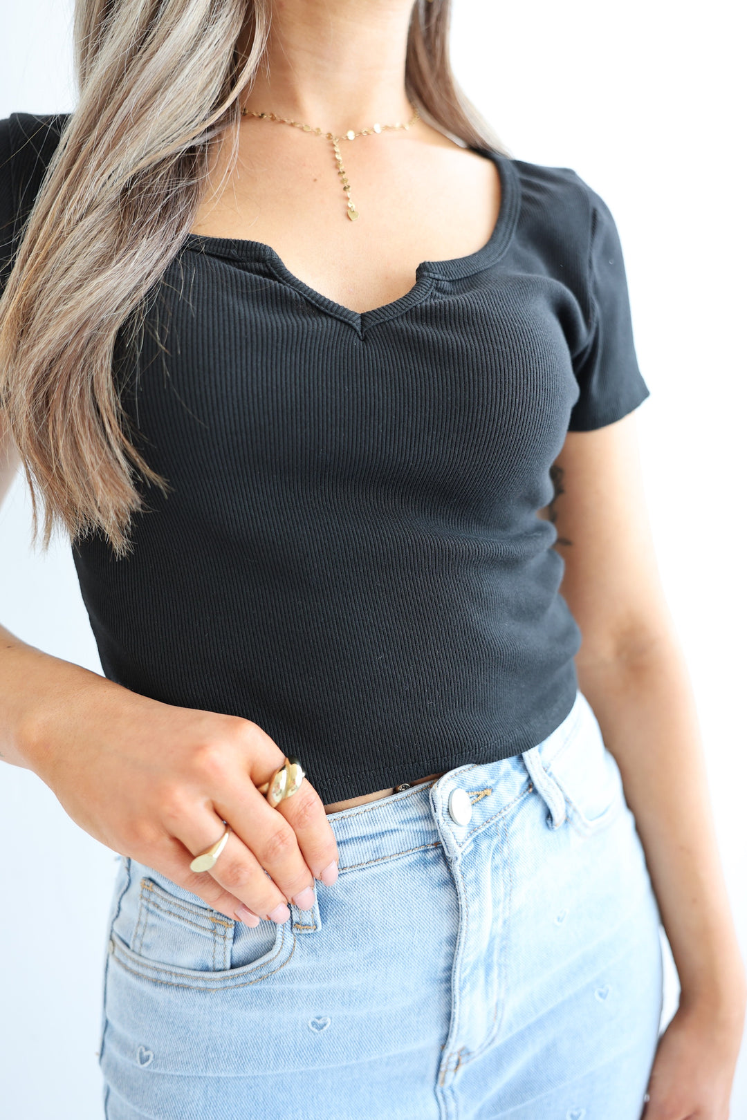 Basic T-Shirt mit V-Ausschnitt Shelly