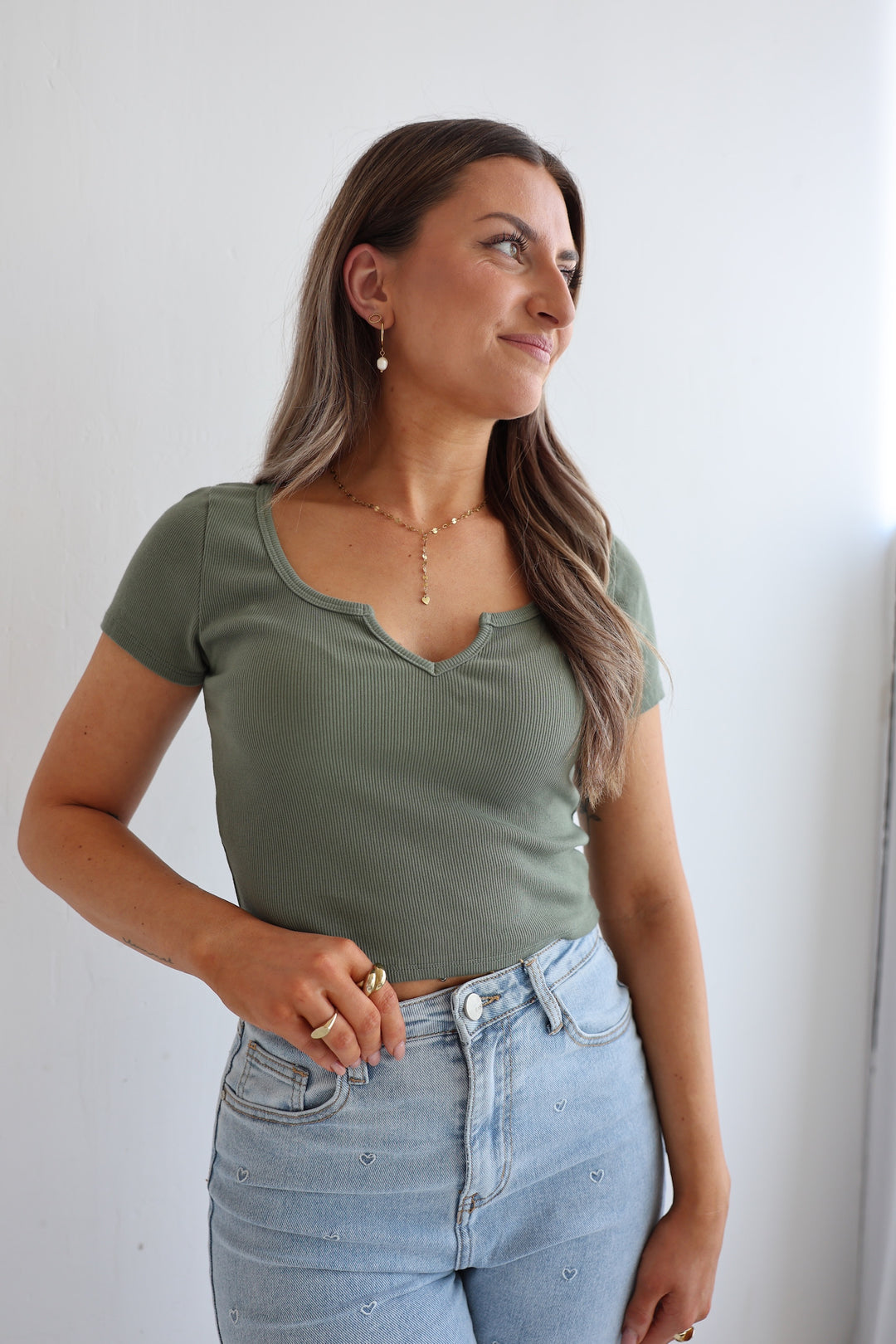 Basic T-Shirt mit V-Ausschnitt Shelly