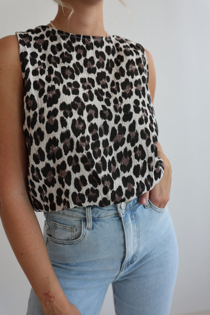 Musselintop mit Leoprint