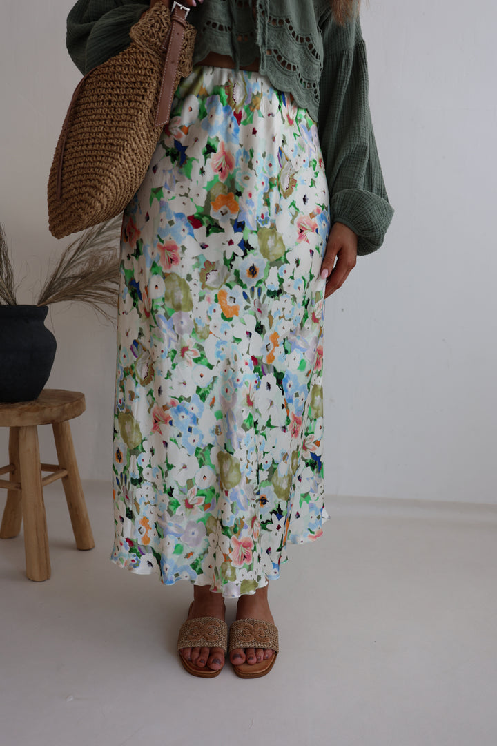 Satinrock mit Flowerprint Kalea
