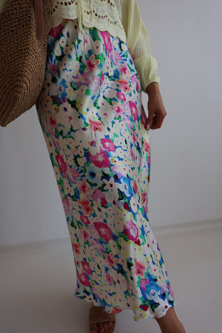 Satinrock mit Flowerprint Kalea