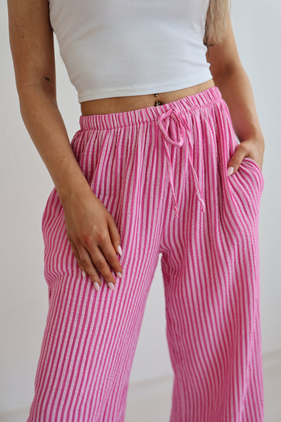 Lange Musselinhose mit Streifen Little Lines