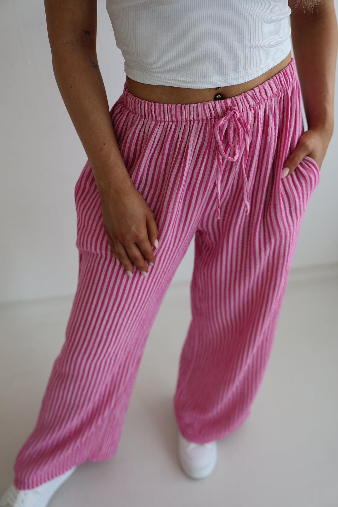 Lange Musselinhose mit Streifen Little Lines