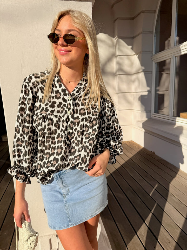 Tunikabluse aus Musselin mit Leoprint Melody
