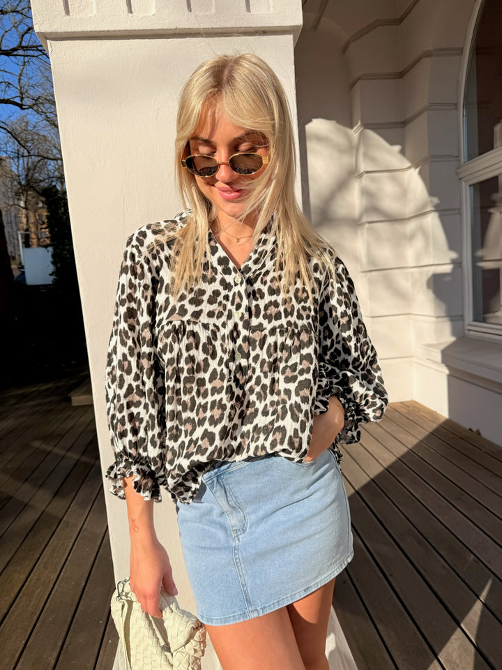 Tunikabluse aus Musselin mit Leoprint Melody
