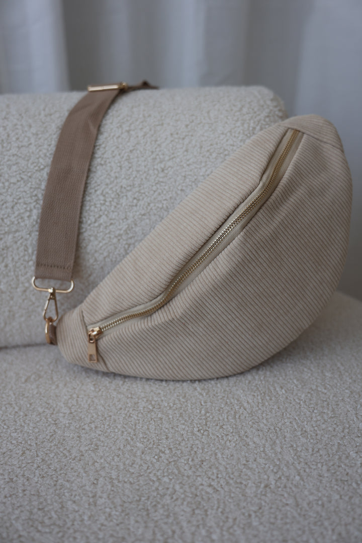 Crossbody Bag in Cord-Optik