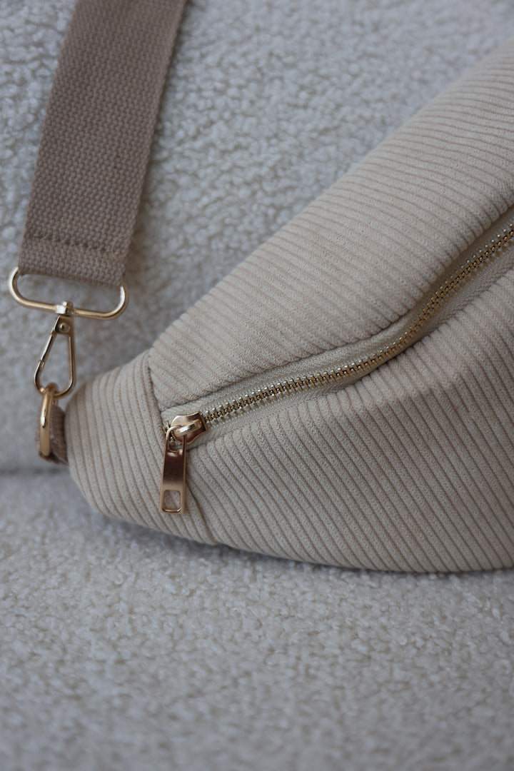 Crossbody Bag in Cord-Optik
