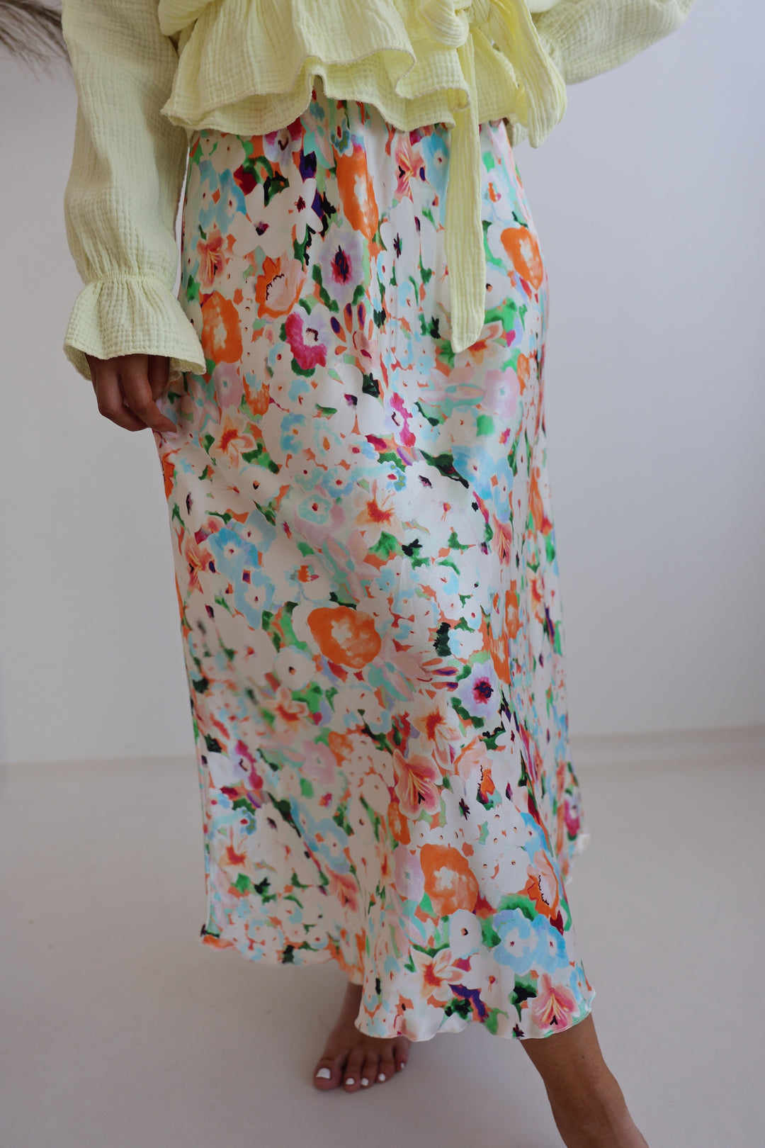 Satinrock mit Flowerprint Kalea