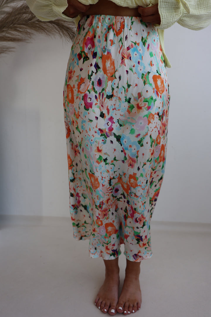Satinrock mit Flowerprint Kalea