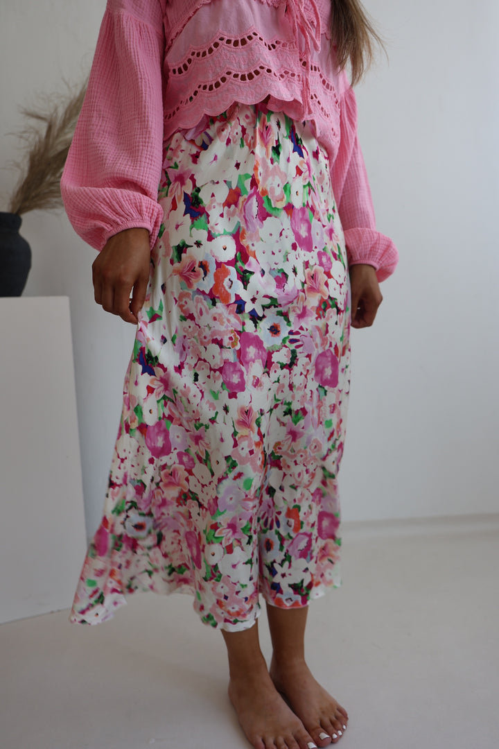 Satinrock mit Flowerprint Kalea