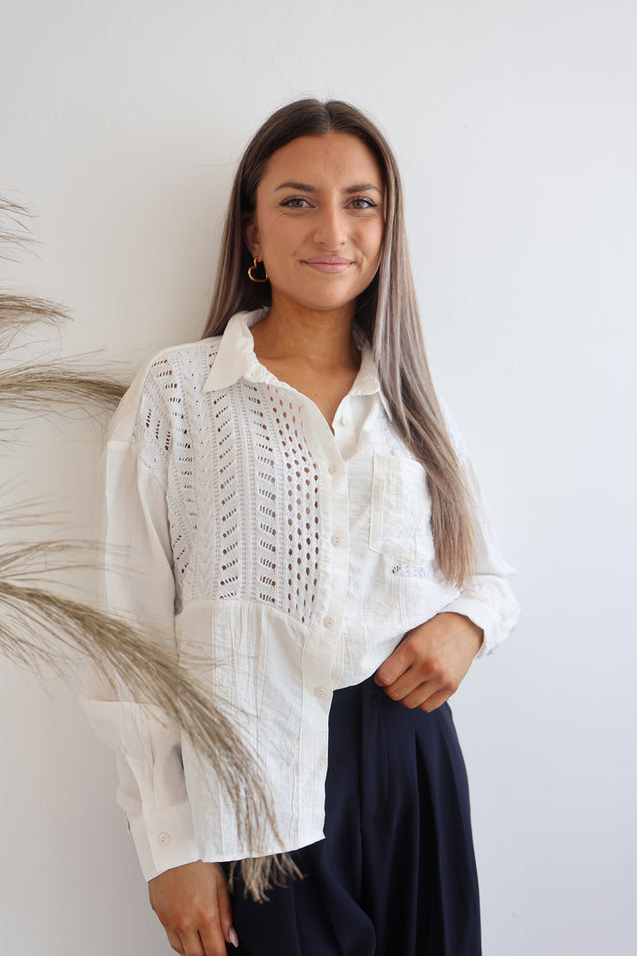 Lockere Bluse mit Häkeldetails Mirella
