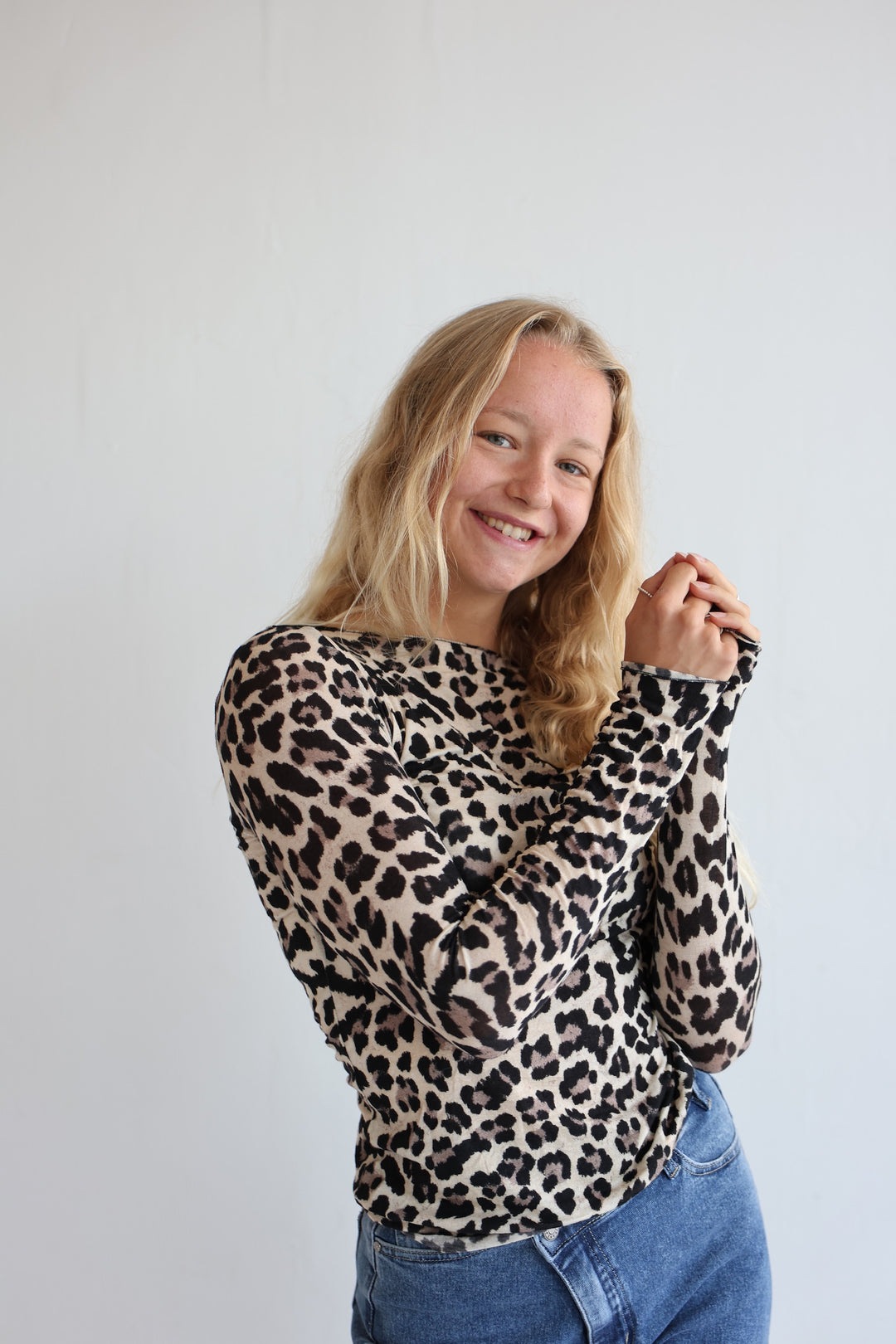Cashmere Longsleeve mit Leoprint