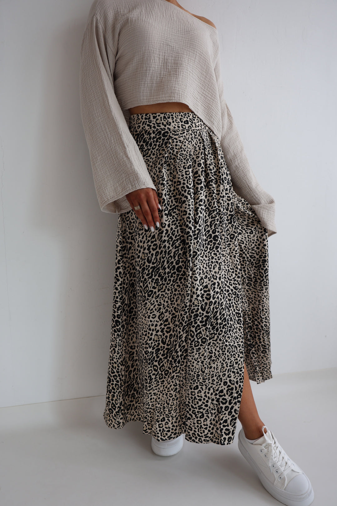 Luftiger Rock mit Leoprint Layla