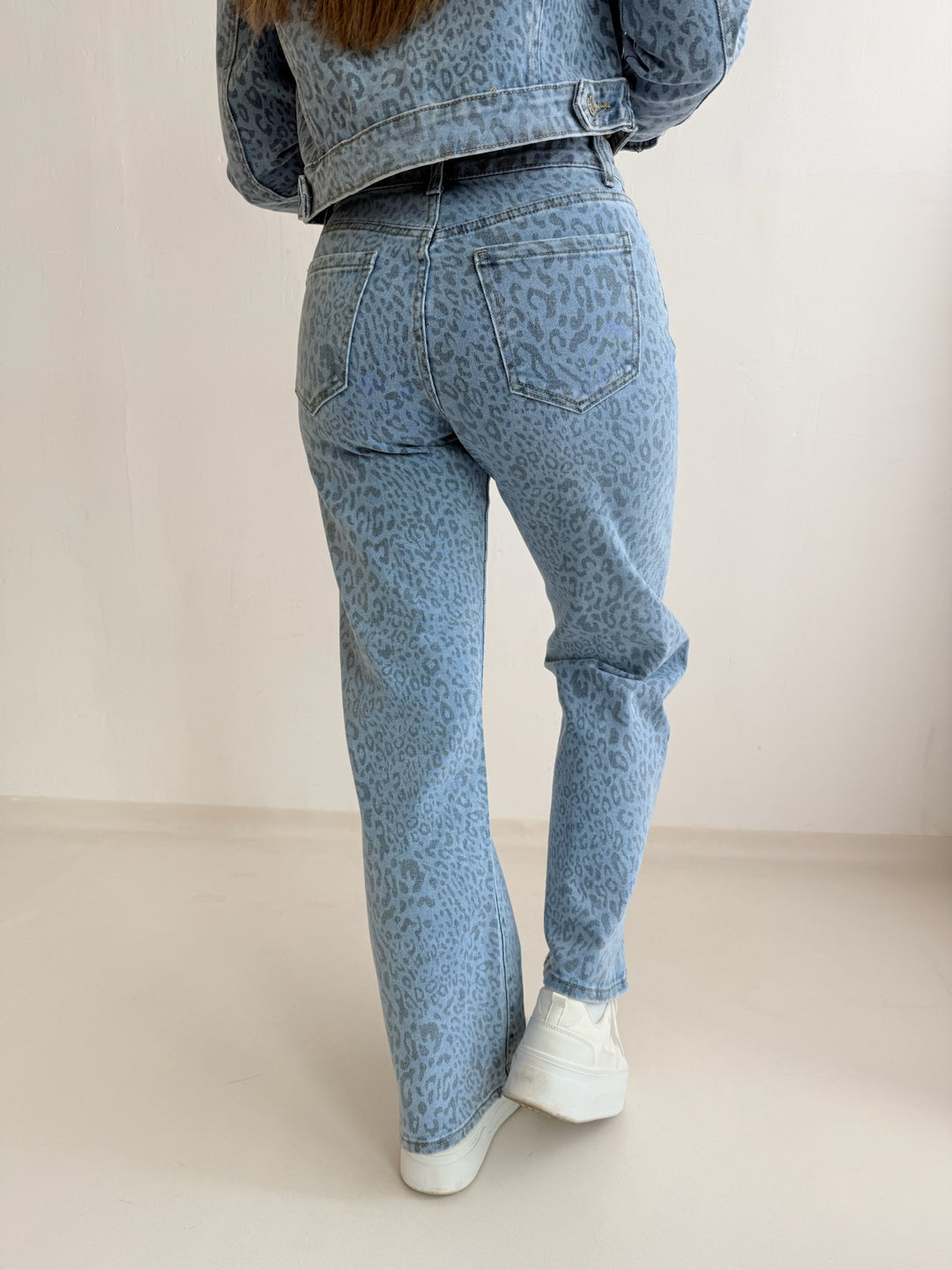 Straight Fit Jeans mit Leoprint Bella