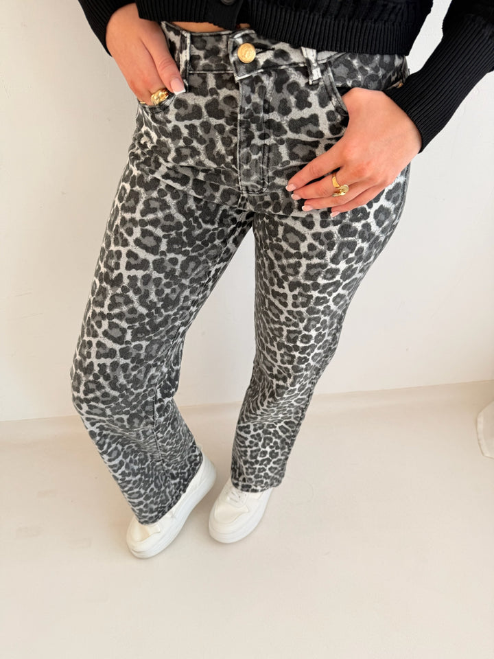 Schwarze Straight Fit Jeans mit Leoprint