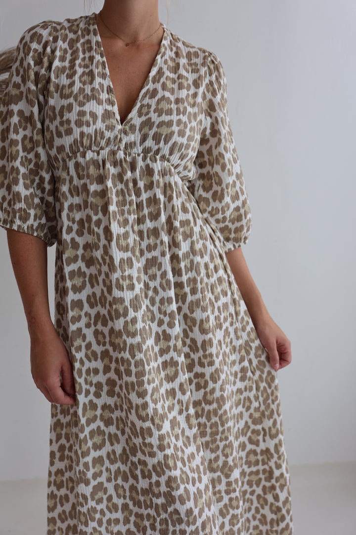 Langes Musselinkleid mit Leoprint Kendra