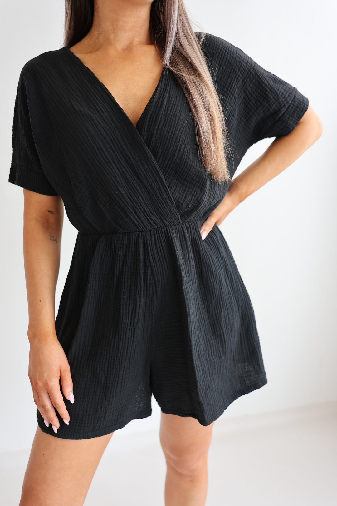 Musselin-Jumpsuit mit V-Ausschnitt Mara